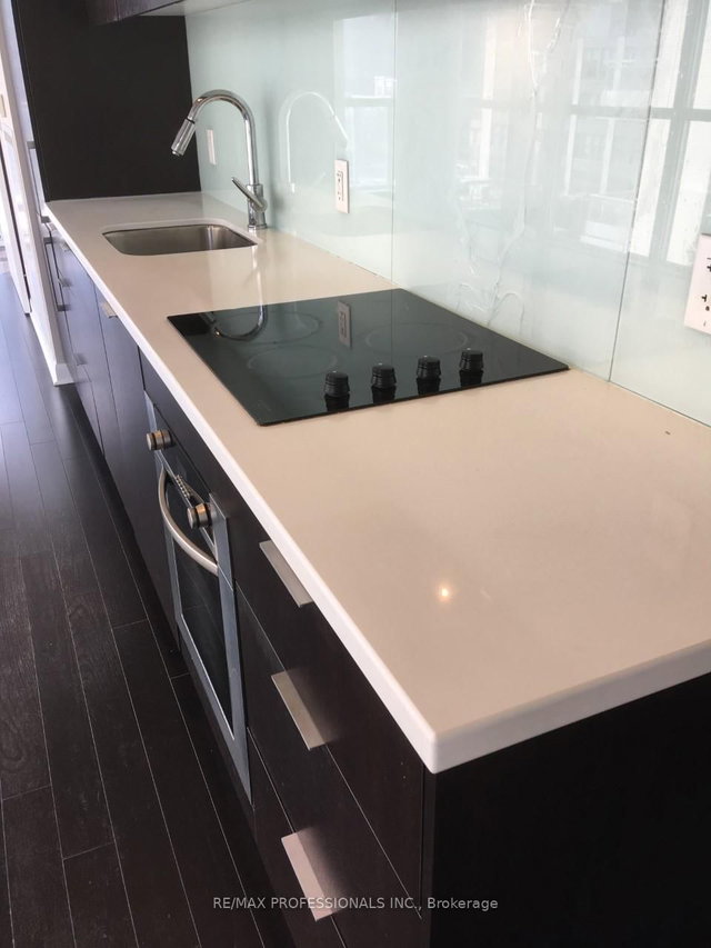 1001 - 478 King Street W