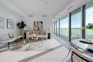 711 - 15 Queens Quay E