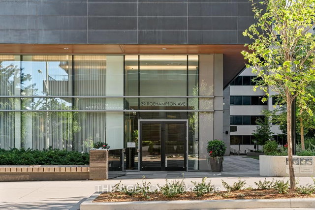 4506 - 39 Roehampton Avenue