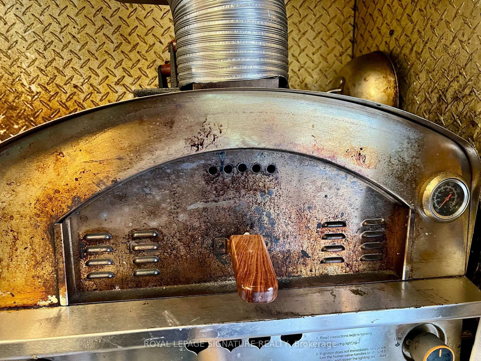 707 Dundas Street W - Photo 3