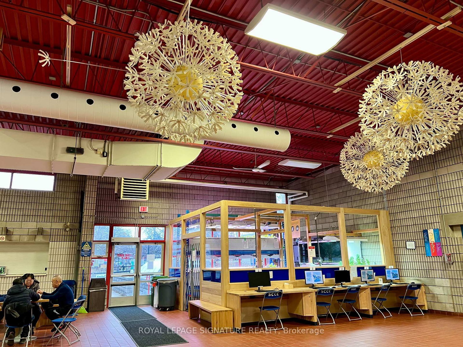 707 Dundas Street W - Photo 5