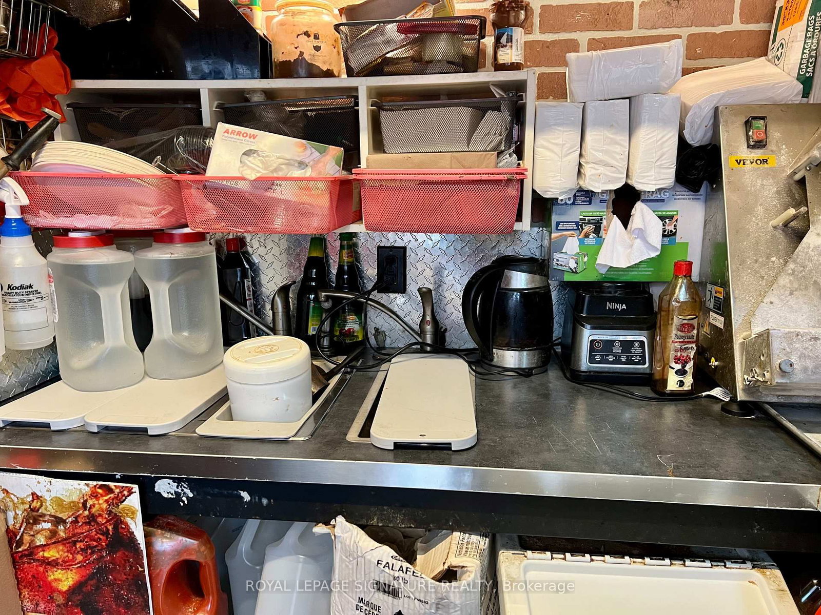 707 Dundas Street W - Photo 7