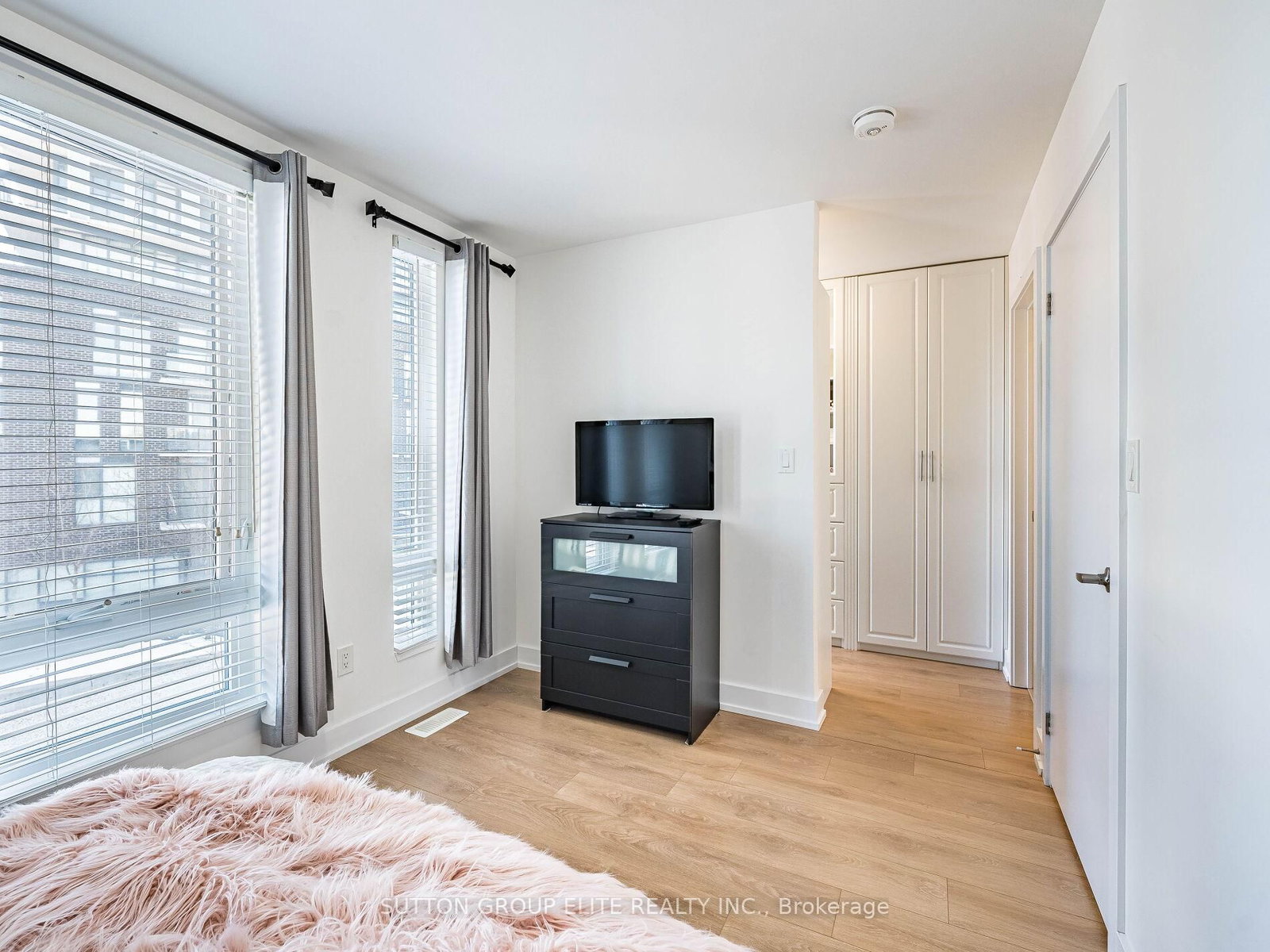 Townhouse for sale at 106-128 Fairview Mall Drive, Toronto, Ontario, M2J 0E8 - Don Valley Village - MLS: C12840506