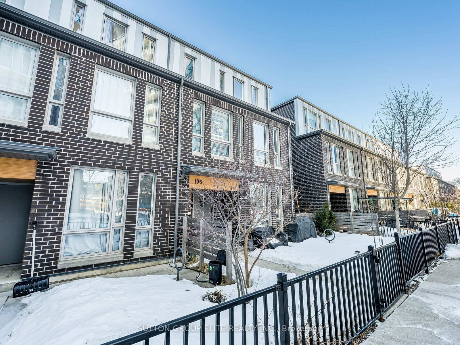 Townhouse for sale at 106-128 Fairview Mall Drive, Toronto, Ontario, M2J 0E8 - Don Valley Village - MLS: C12840506