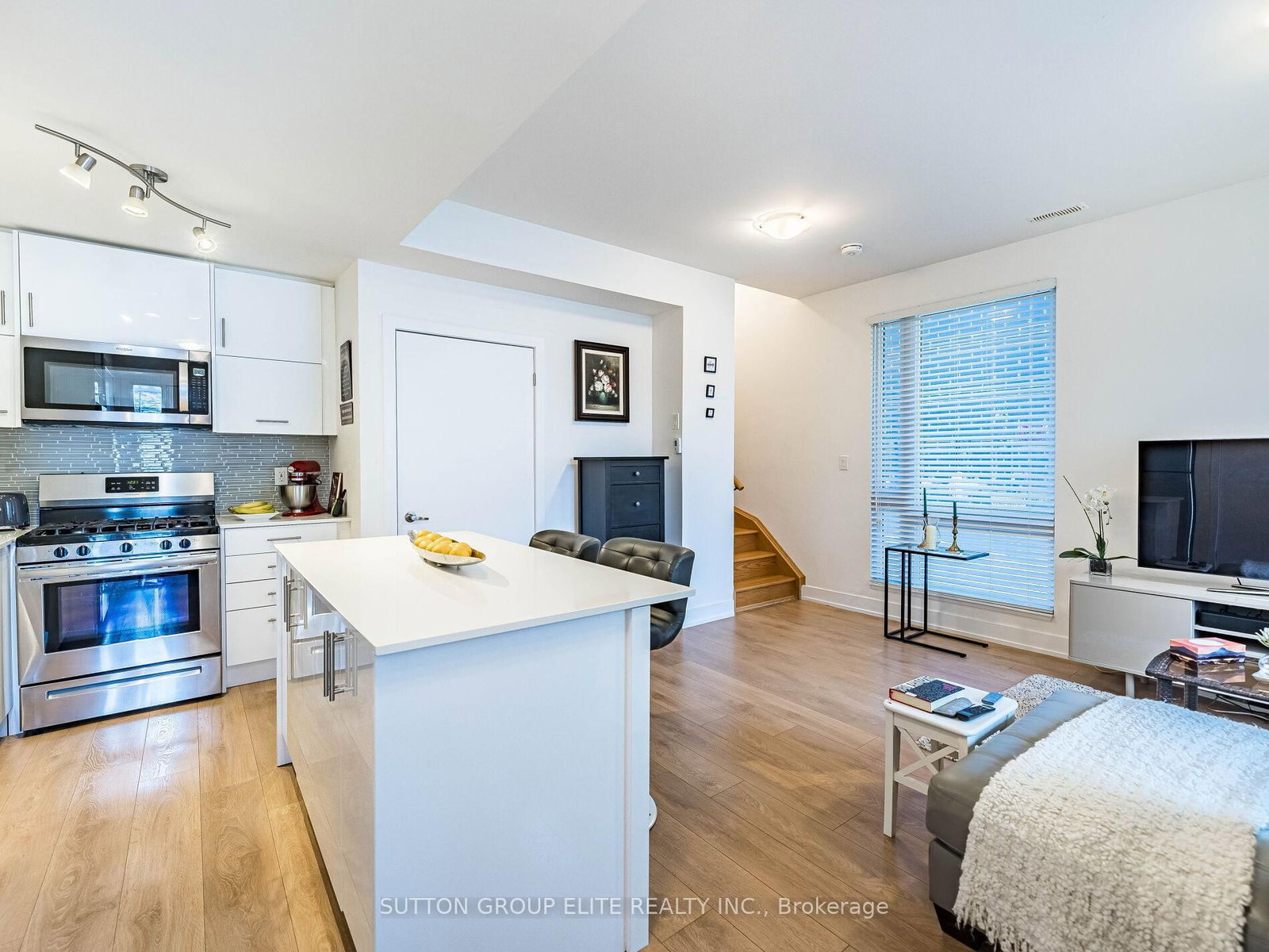 Townhouse for sale at 106-128 Fairview Mall Drive, Toronto, Ontario, M2J 0E8 - Don Valley Village - MLS: C12840506