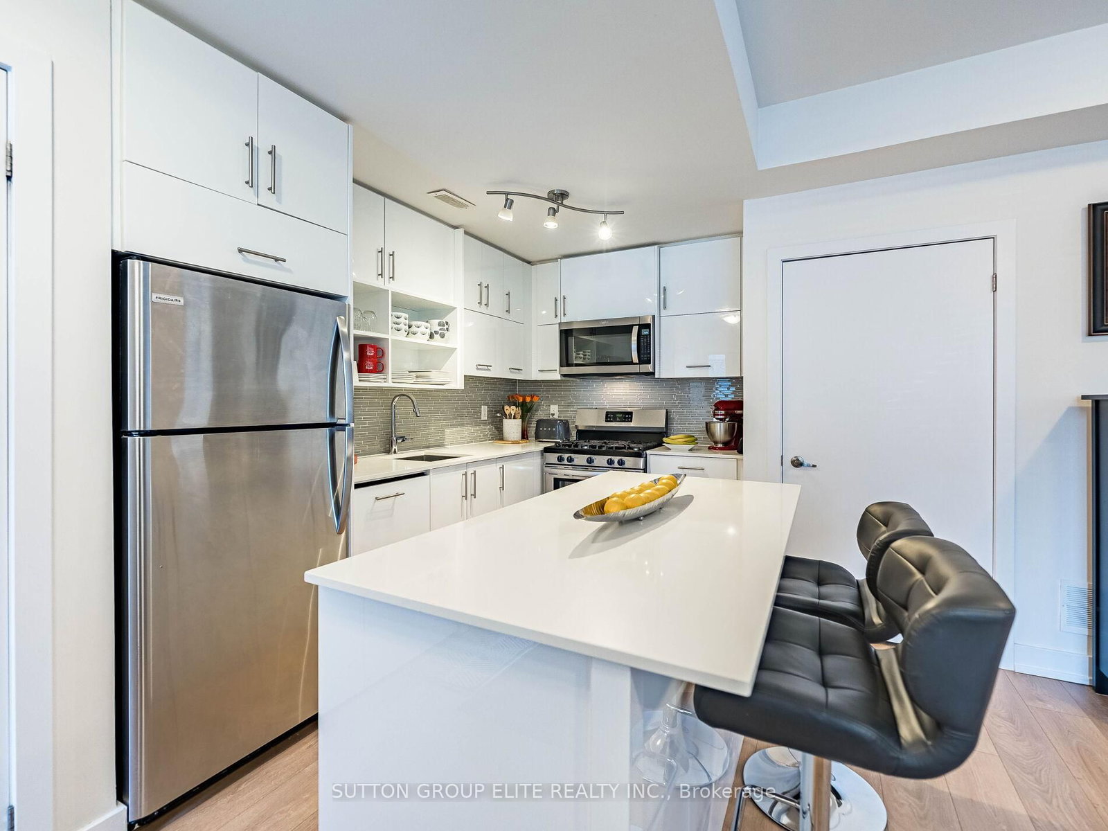 Townhouse for sale at 106-128 Fairview Mall Drive, Toronto, Ontario, M2J 0E8 - Don Valley Village - MLS: C12840506