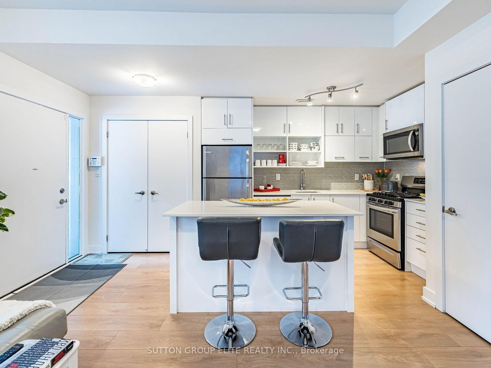 Townhouse for sale at 106-128 Fairview Mall Drive, Toronto, Ontario, M2J 0E8 - Don Valley Village - MLS: C12840506