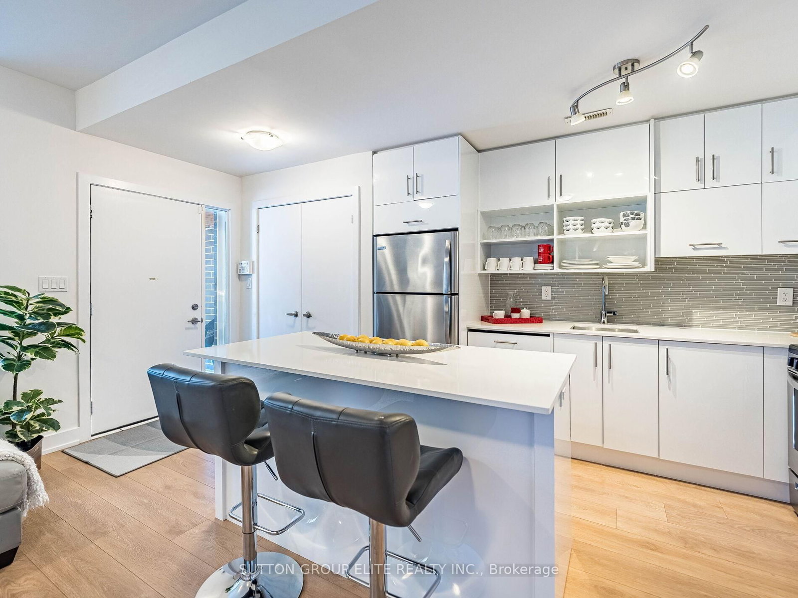 Townhouse for sale at 106-128 Fairview Mall Drive, Toronto, Ontario, M2J 0E8 - Don Valley Village - MLS: C12840506