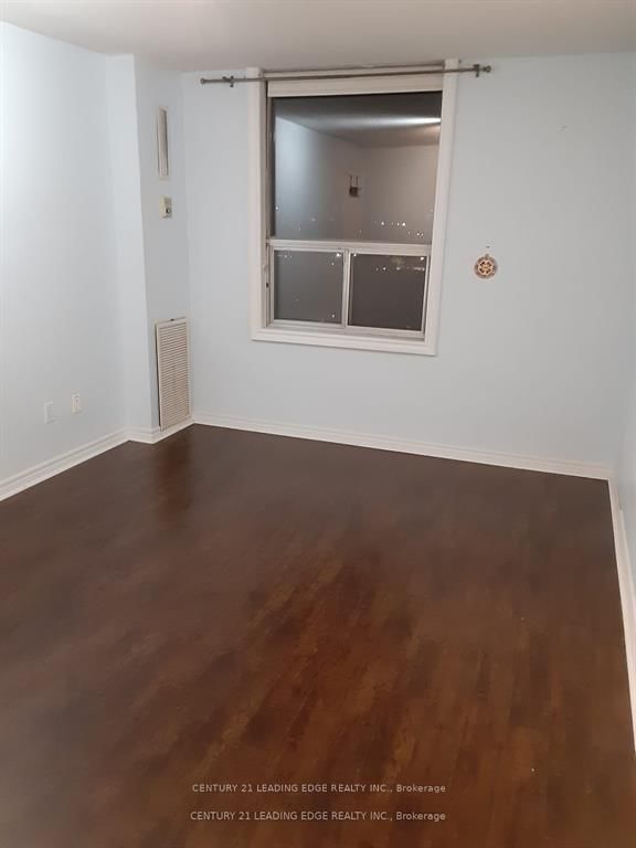 1605 - 5 Shady Golfway