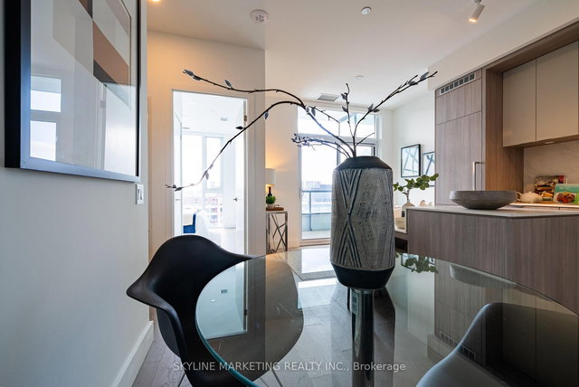 1008 - 6 Greenbriar Road