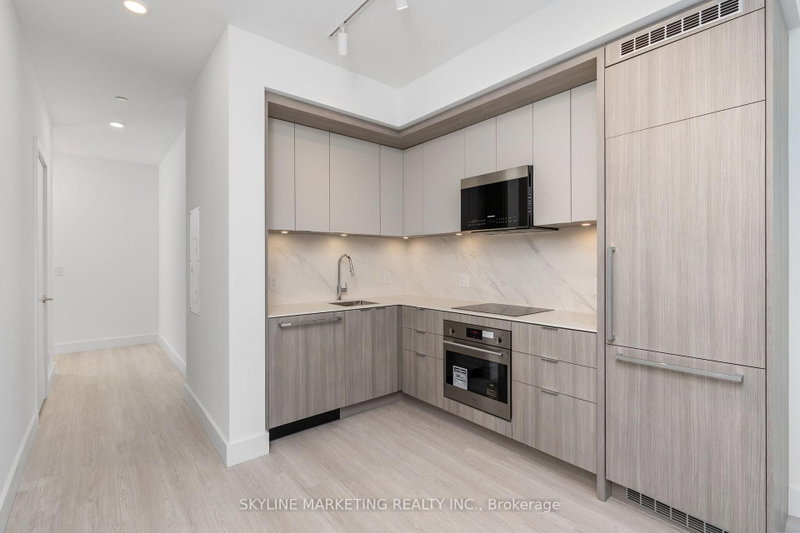 210 - 6 Greenbriar Road