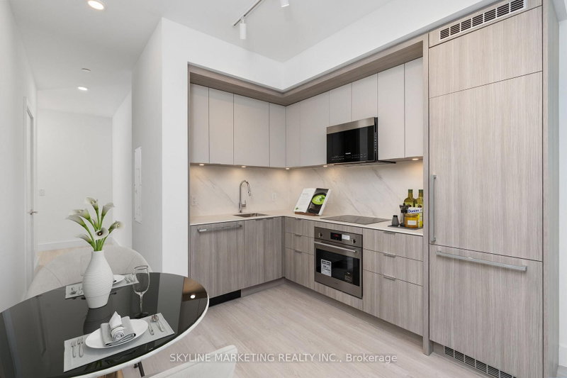 210 - 6 Greenbriar Road
