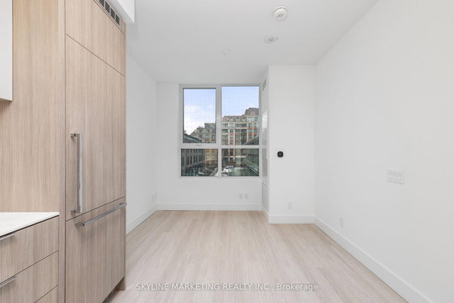 210 - 6 Greenbriar Road