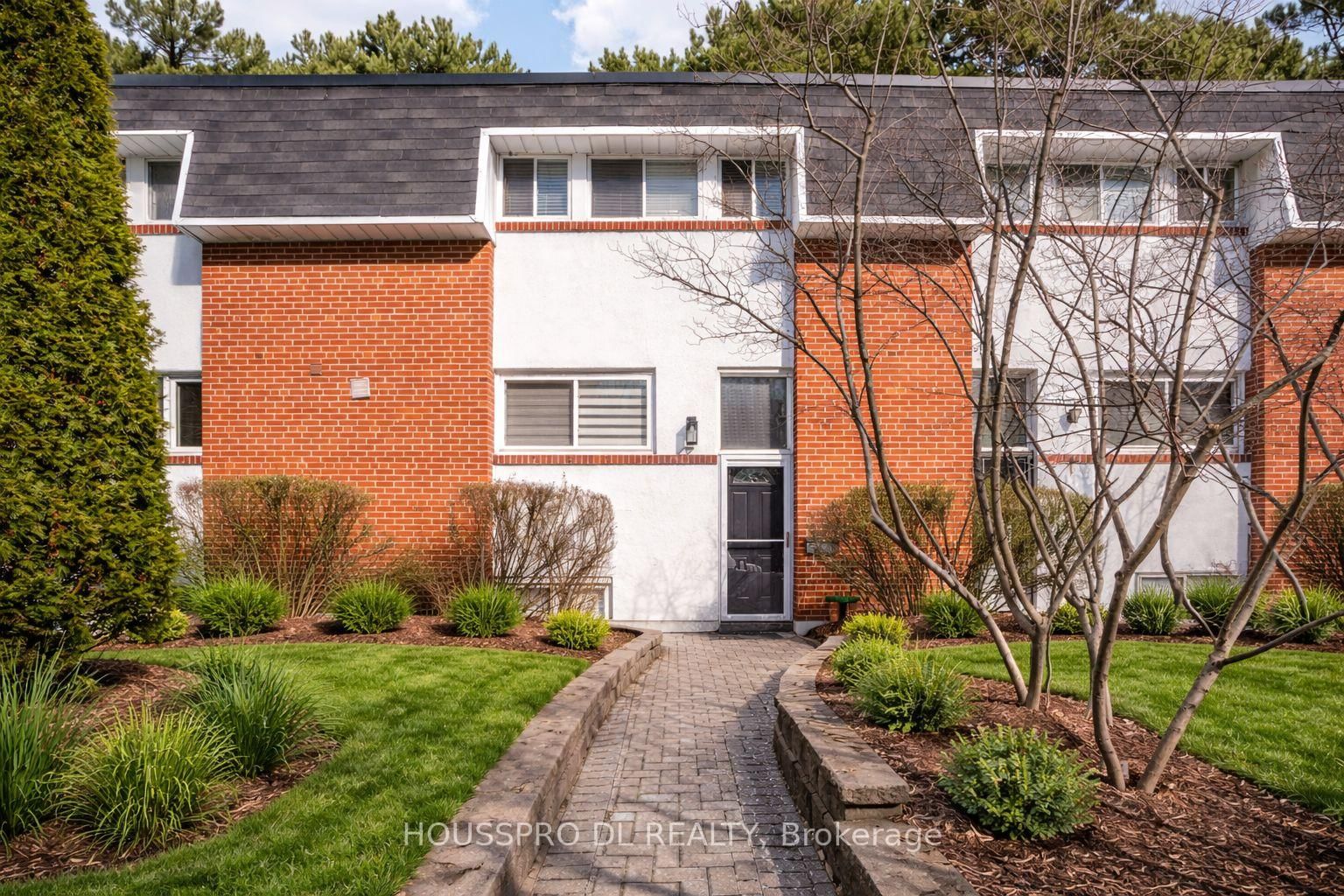 Townhouse for sale at 17-90 George Henry Boulevard, Toronto, Ontario, M2J 1E7 - Henry Farm - MLS: C12841040