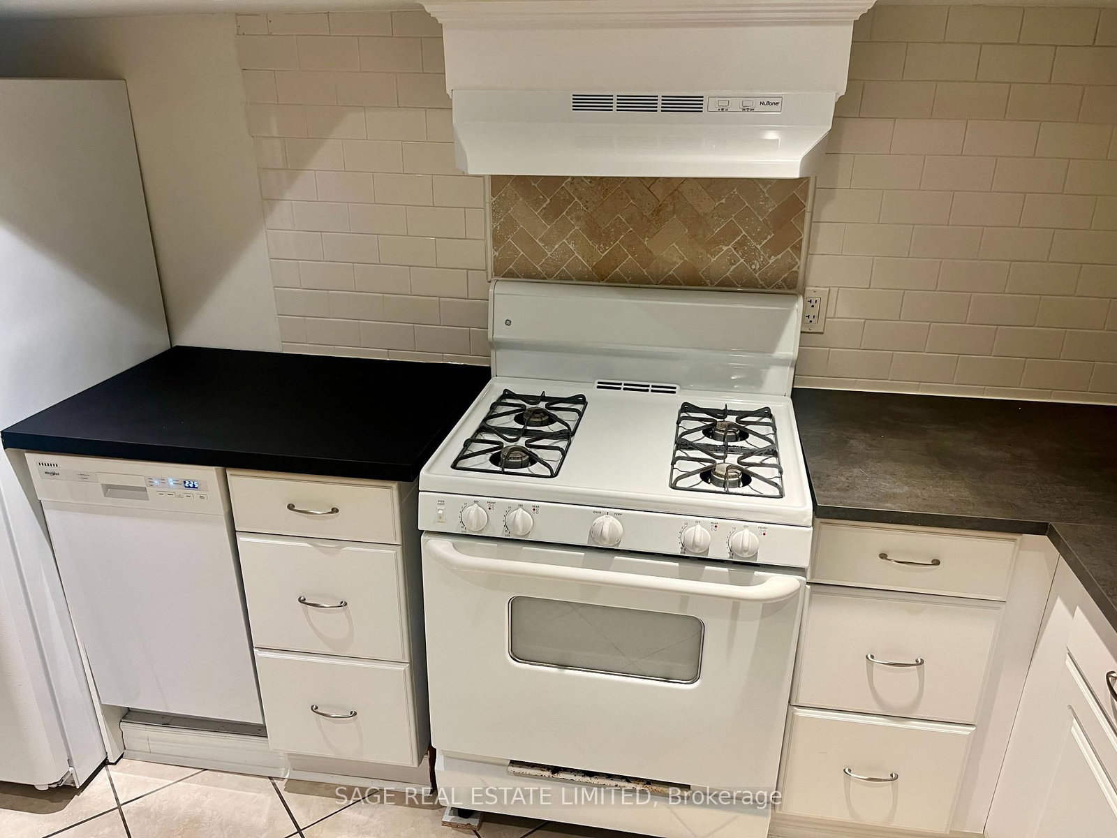 Semi-Detached House for lease at Lower-417 Crawford Street, Toronto, Ontario, M6G 3J7 - Palmerston-Little Italy - MLS: C12841574