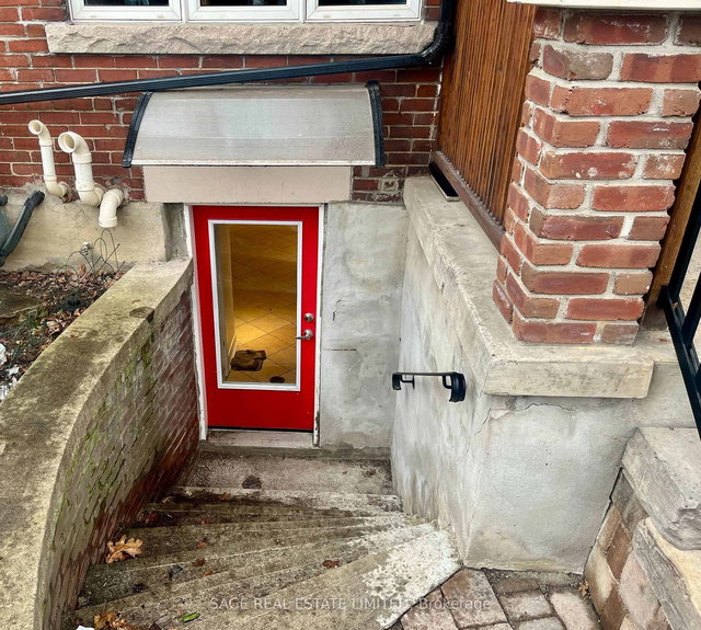 Lower - 417 Crawford Street