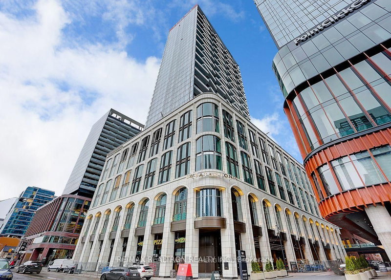 home for lease on 3307-470 Front Street W