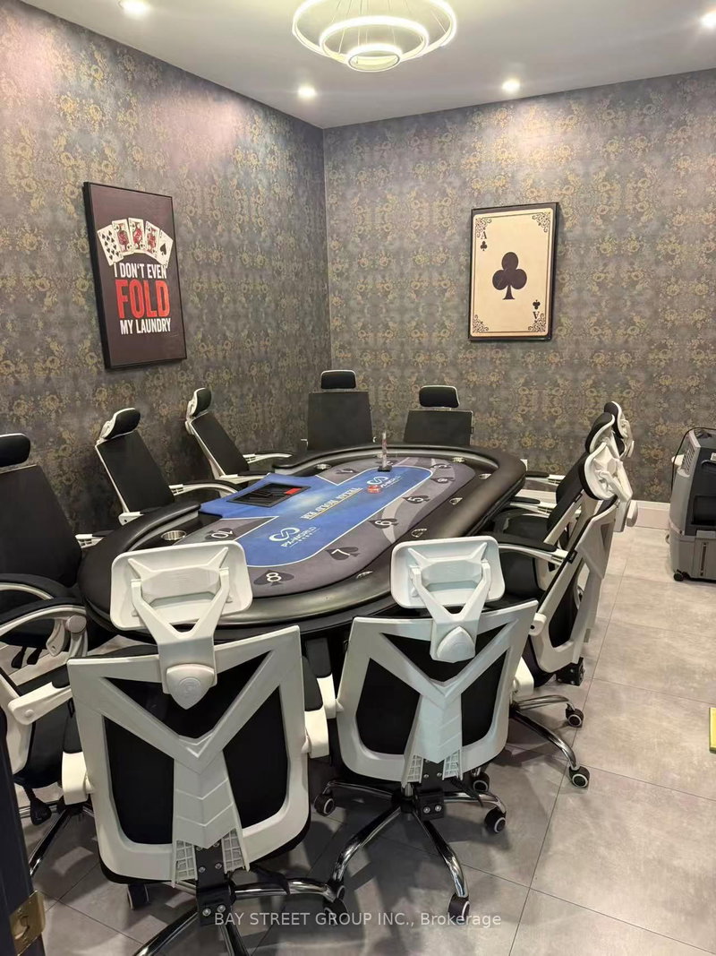 405 Dundas St W, Toronto, M5T 1G6 | Image 2