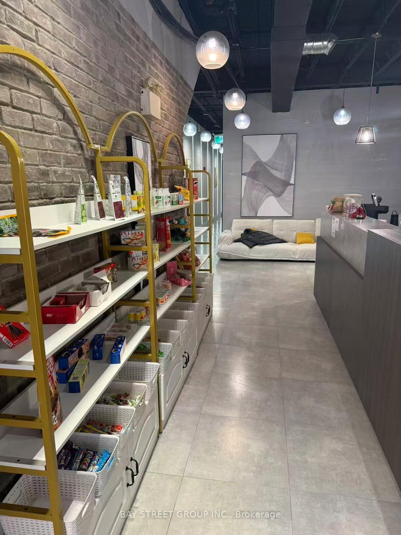 405 Dundas St W, Toronto, M5T 1G6 | Image 3