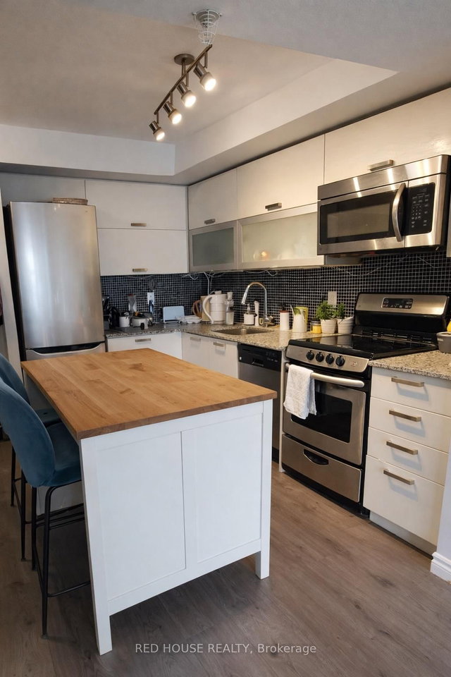 1012W - 36 Lisgar Street N