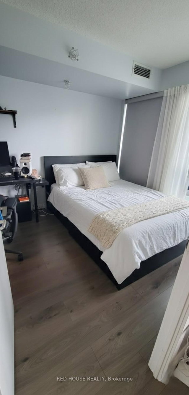 1012W - 36 Lisgar Street N