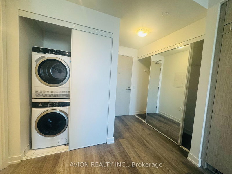 home for lease on 6202-55 Cooper Street