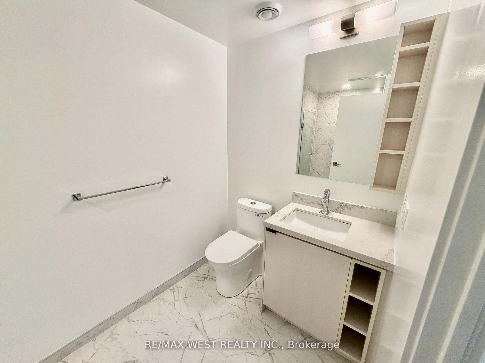 252 Church Street, Unit 5301 - Photo 9