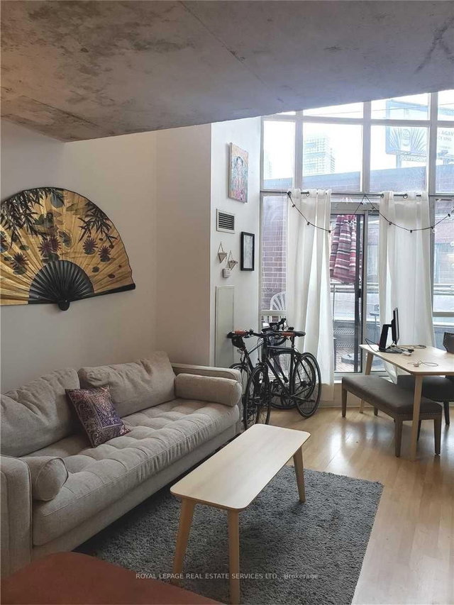 213 - 255 Richmond Street E