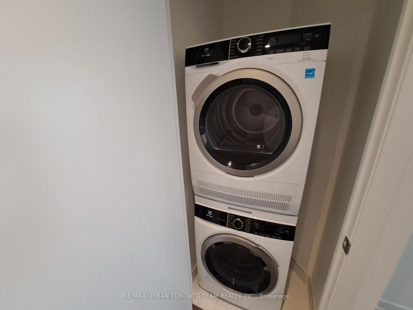 138 Downes Street, Unit 5812 - Photo 11