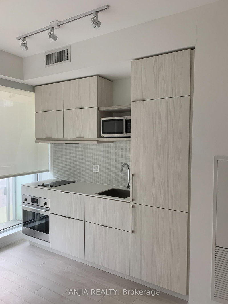 1308 - 197 Yonge St, Toronto, M5B 1M4 | Image 2