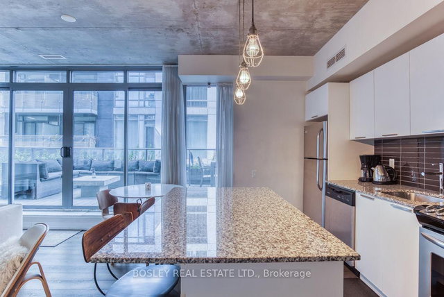 205 - 650 King Street W