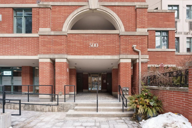 328 - 500 Richmond Street W