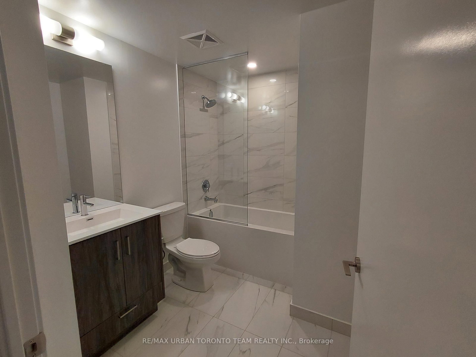 Condo for lease at 1615-180 Front Street, Toronto, Ontario, M5A 0A9 - Moss Park - MLS: C12846666