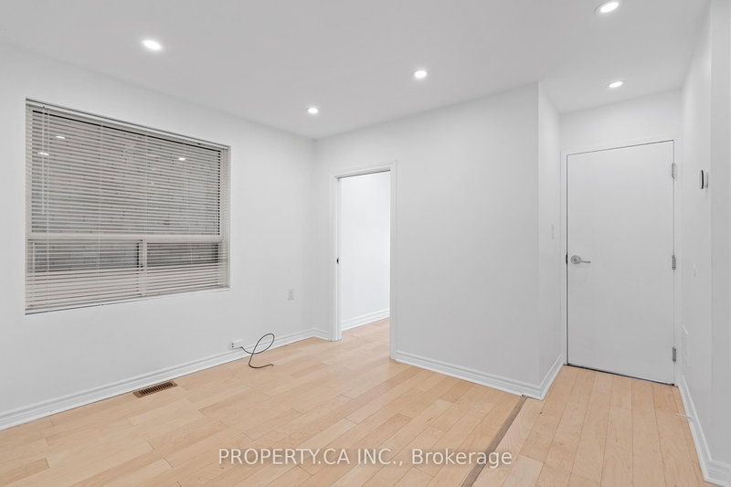 679 Vaughan Rd, Toronto, M6E 2Y7 | Image 3