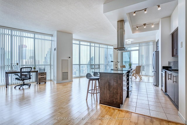 5303 - 65 Bremner Boulevard