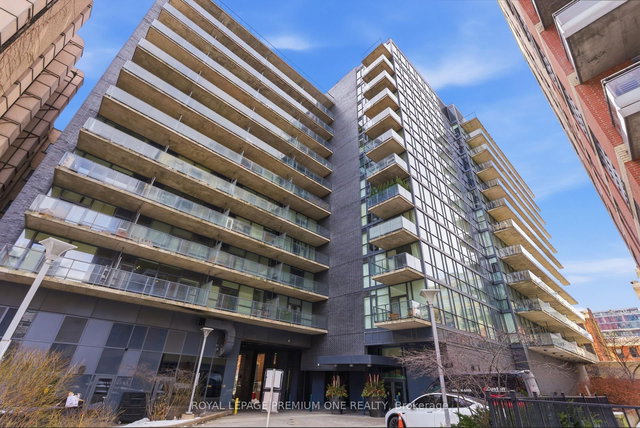 902 - 478 King Street W