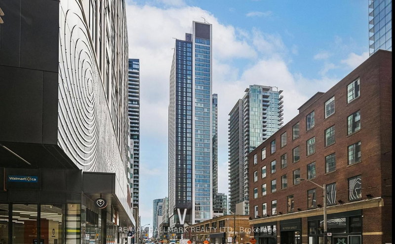 home for lease on 1908-357 King Street W