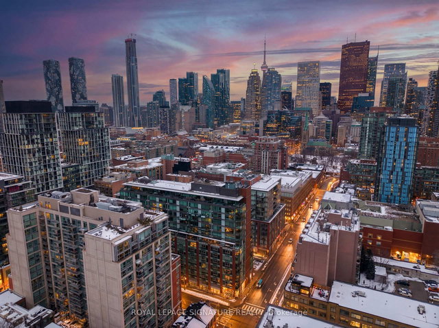 1221 - 333 Adelaide Street E