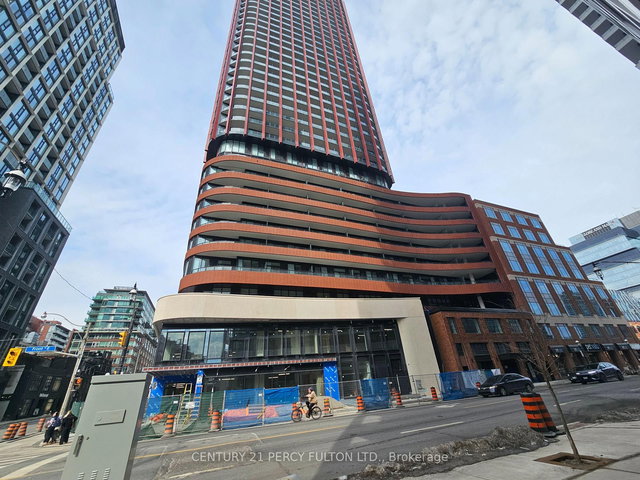 906 - 180 Front Street E