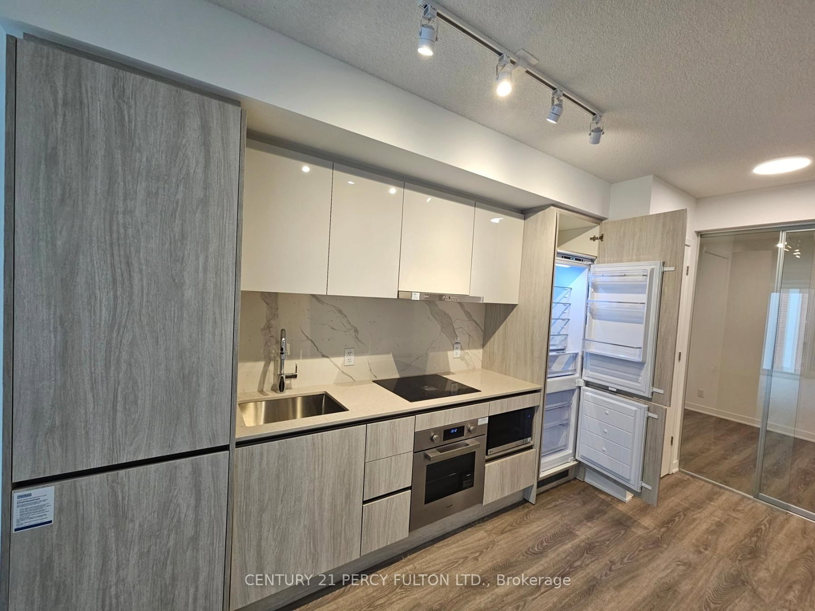 Condo for lease at 906-180 Front Street, Toronto, Ontario, M5A 0A9 - Moss Park - MLS: C12848618