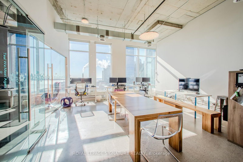 1218 - 130 Queens Quay E, Toronto, M5A 3Y5 | Image 3