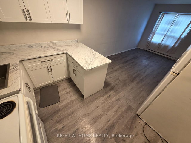 Level 2 - 1561 Eglinton Avenue W