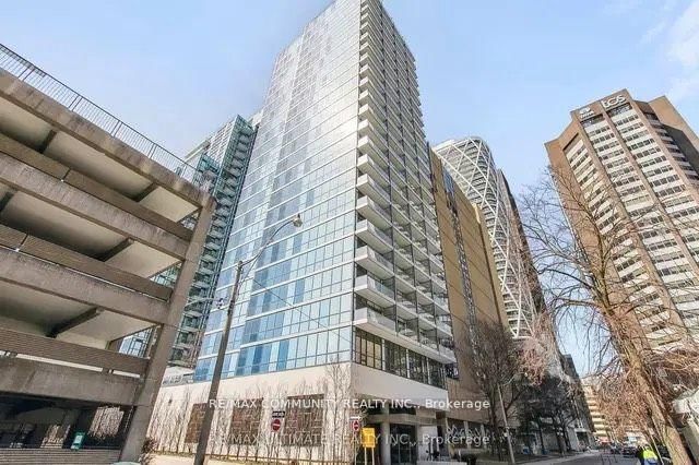 1610 - 210 Simcoe Street