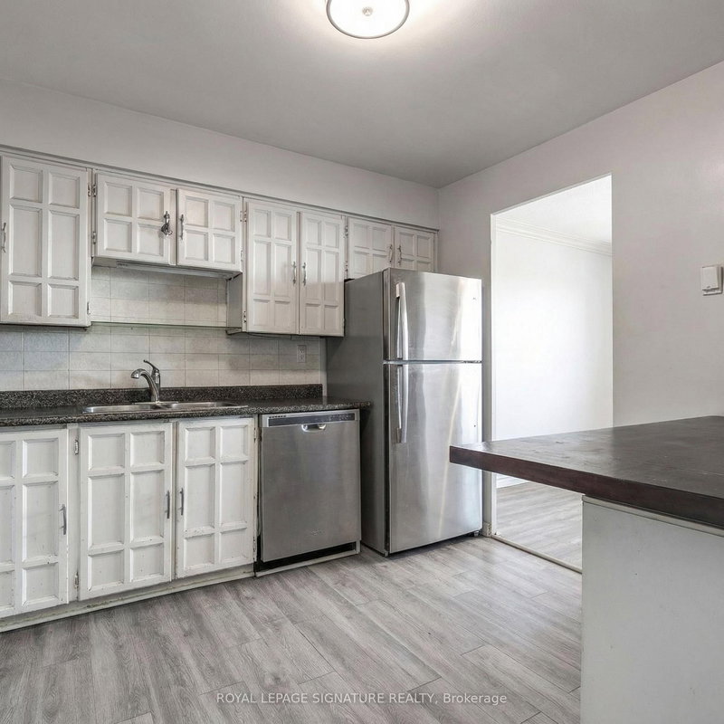 301 - 3555 Bathurst St, Toronto, M6A 2Y8 | Image 3