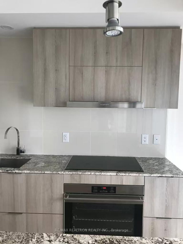 2202 - 1 Bloor Street E