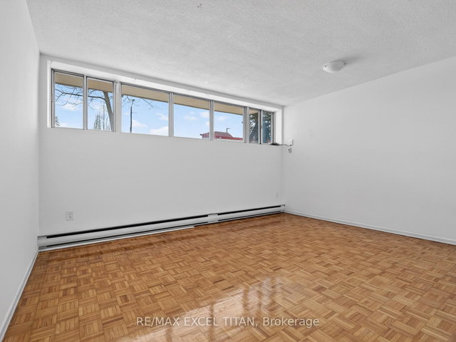 G2 - 1042 Sheppard Avenue W
