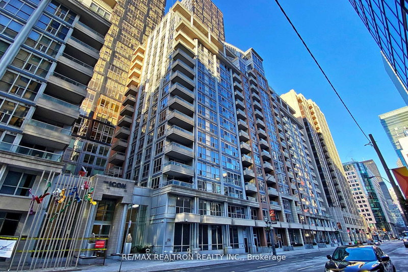 home for lease on 330-250 Wellington Street W