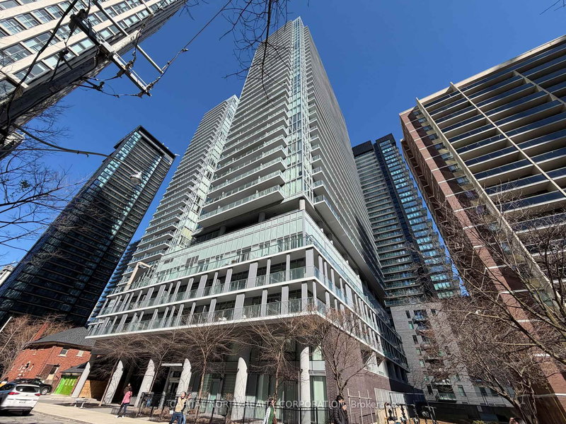 home for lease on 610-195 Redpath Avenue