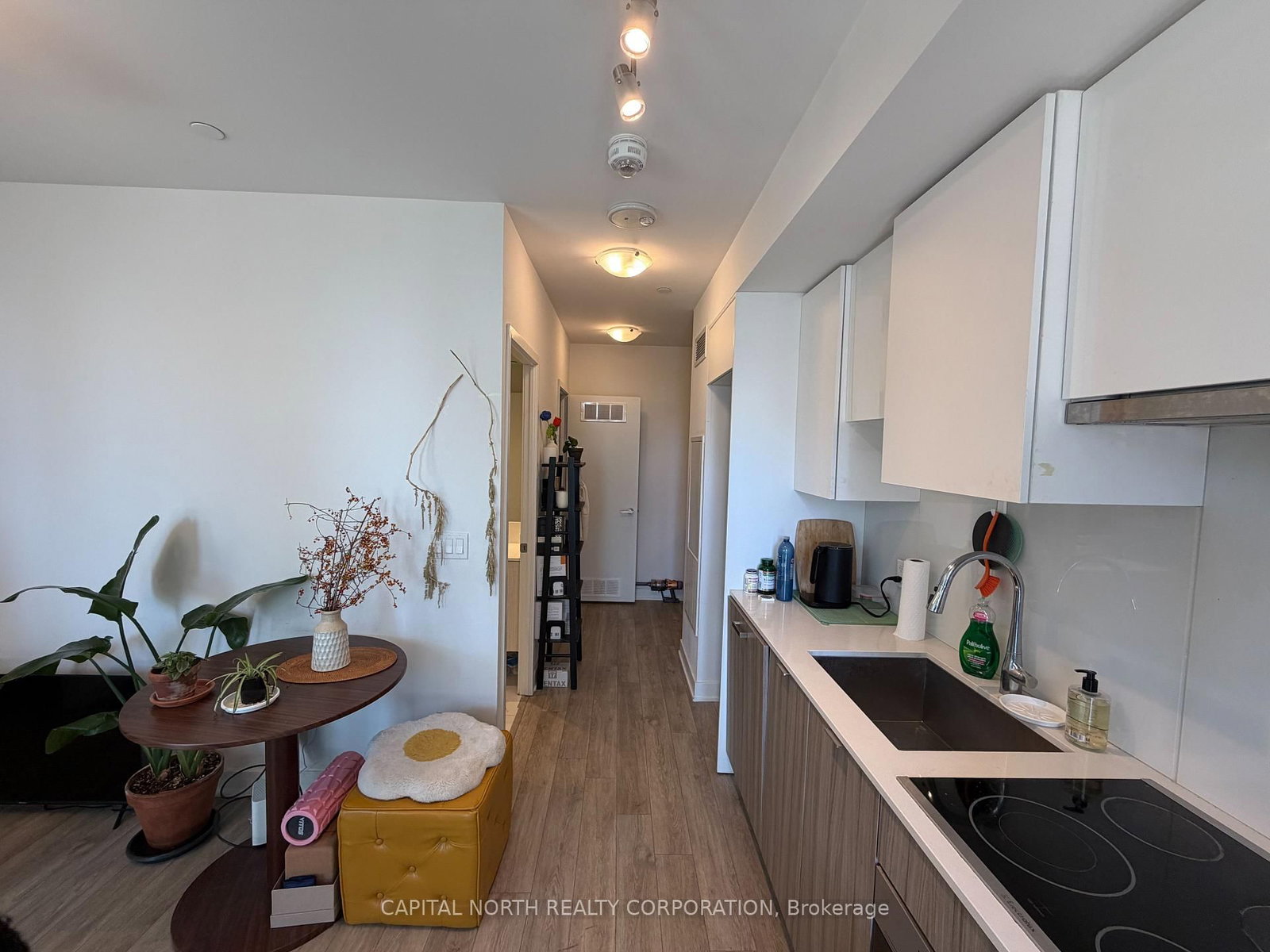 Condo for lease at 610-195 Redpath Avenue, Toronto, Ontario, M4P 0E4 - Mount Pleasant West - MLS: C12851650