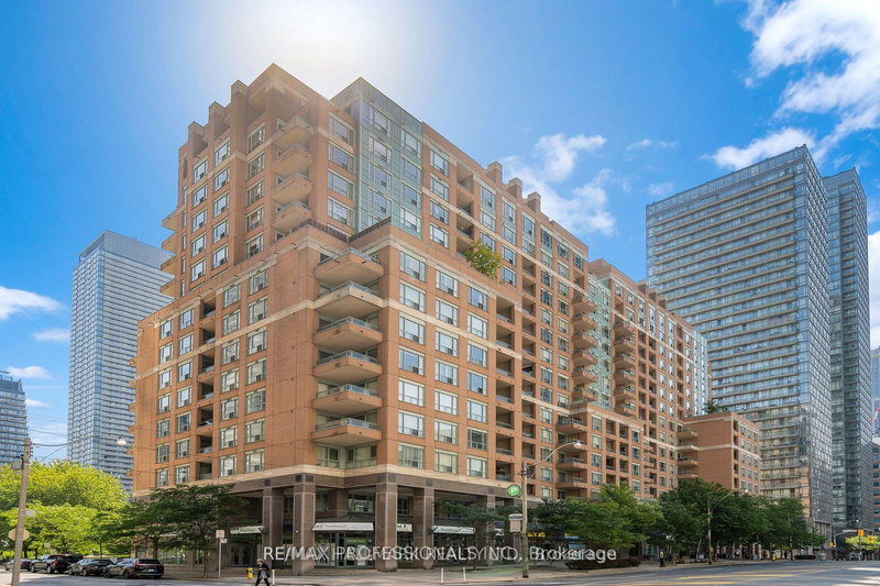 home for lease on 205-887 Bay Street